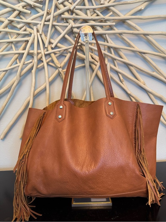 Handbags - Gorgeous genuine leather fringe tote in a rich cognac brown 🤎